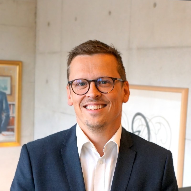 Kenneth Avner style=